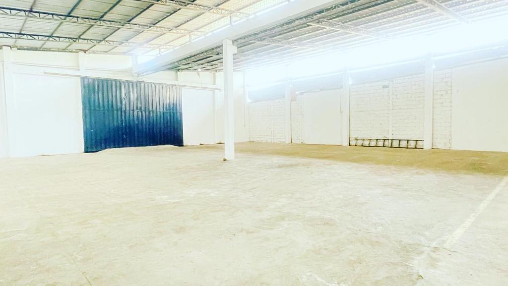 Se alquila galpón con oficinas en Machala