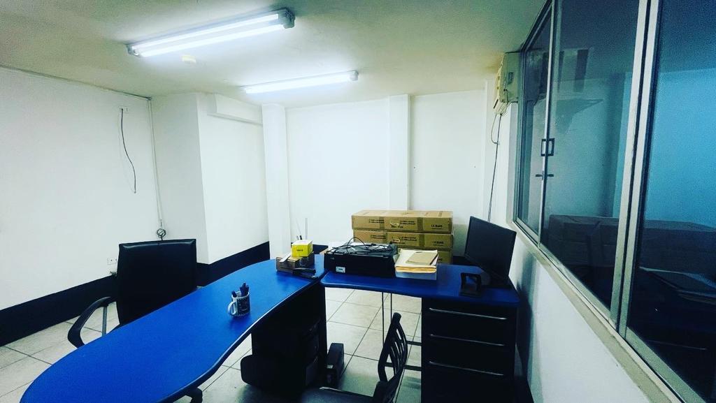 Miniatura de Bodega con oficinas en alquiler en Machala