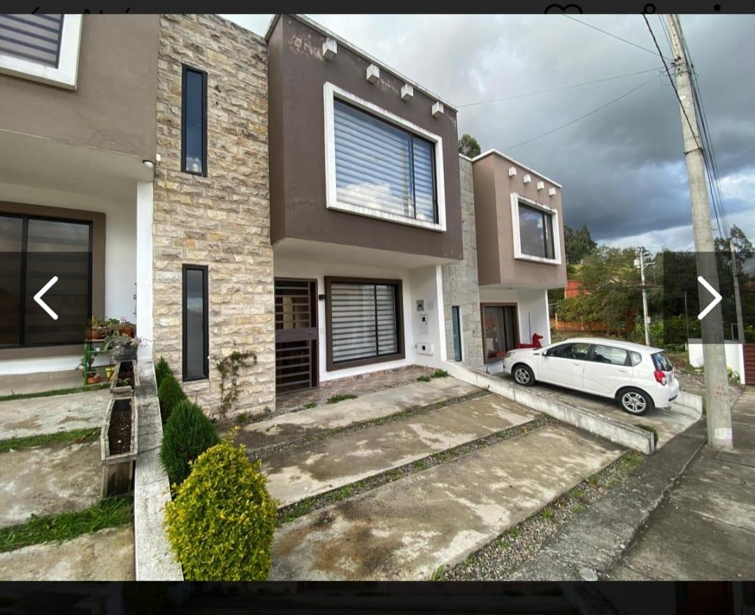 Miniatura de En venta casa en Cuenca, dentro de urbanización