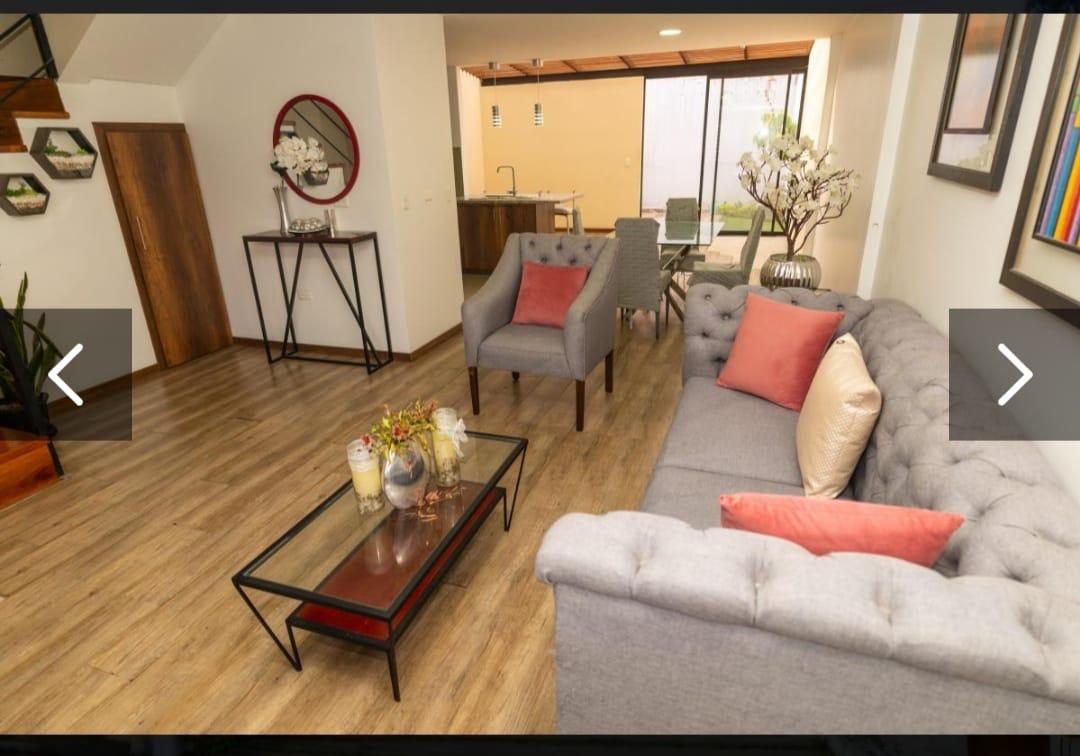 Miniatura de En venta casa en Cuenca, dentro de urbanización