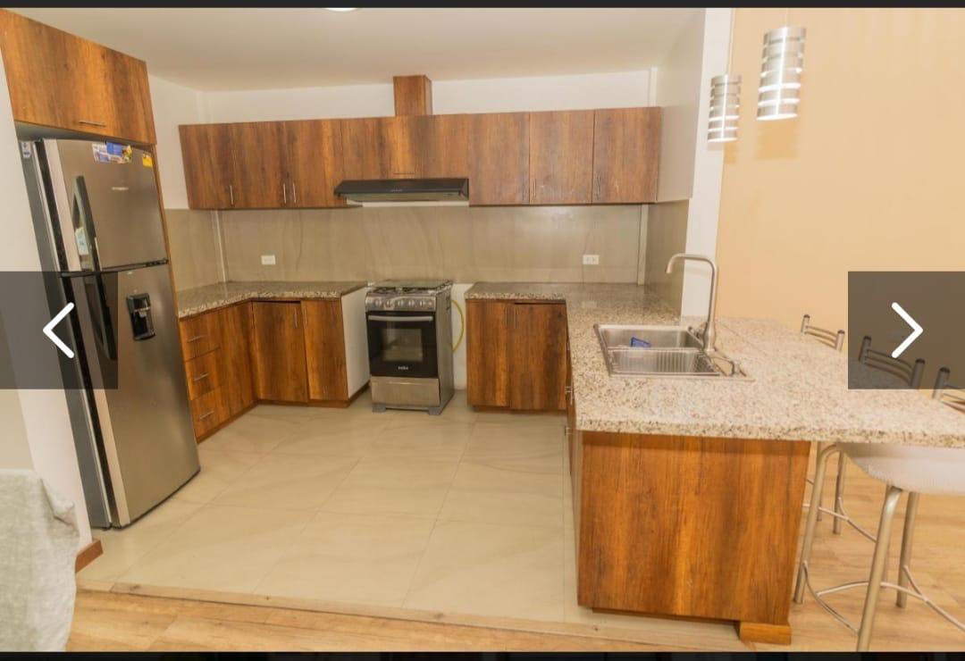 Miniatura de En venta casa en Cuenca, dentro de urbanización