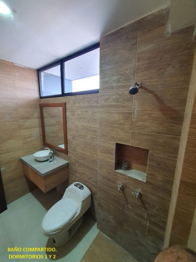 Miniatura de Bonita casa en venta por estrenar en Machala