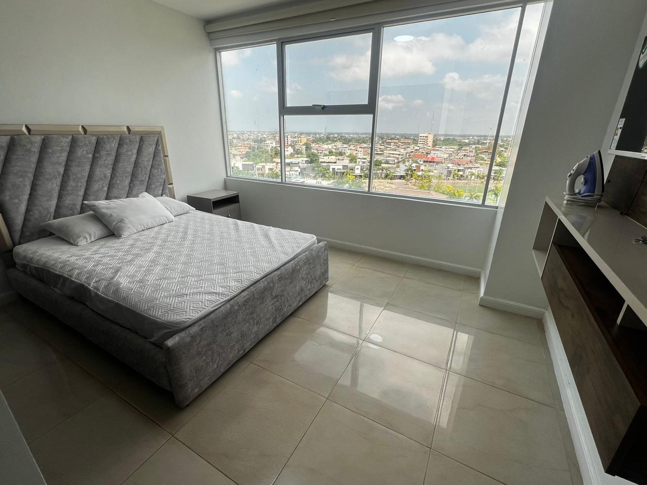 Miniatura de Se alquila departamento amoblado dentro de Urbanización