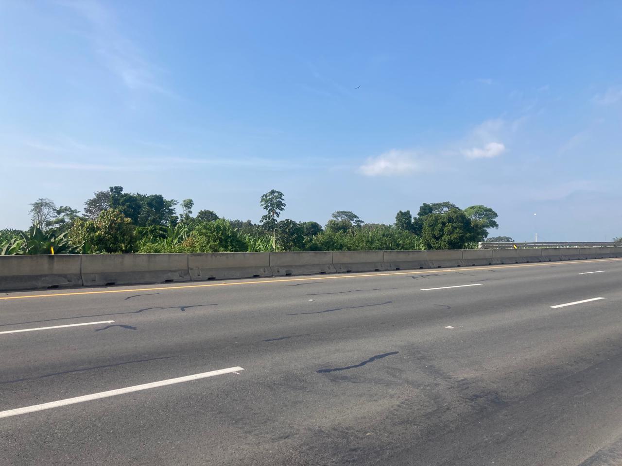 Miniatura de Terreno en venta en la vía, Machala - Guabo