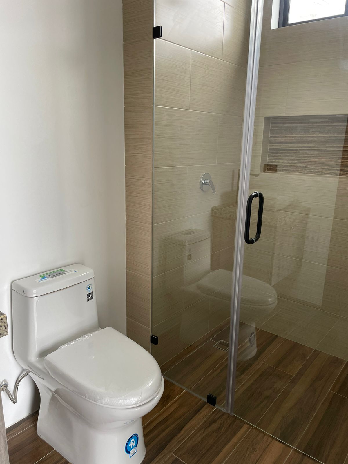 Miniatura de Casa en venta por estrenar dentro de urbanización en Machala