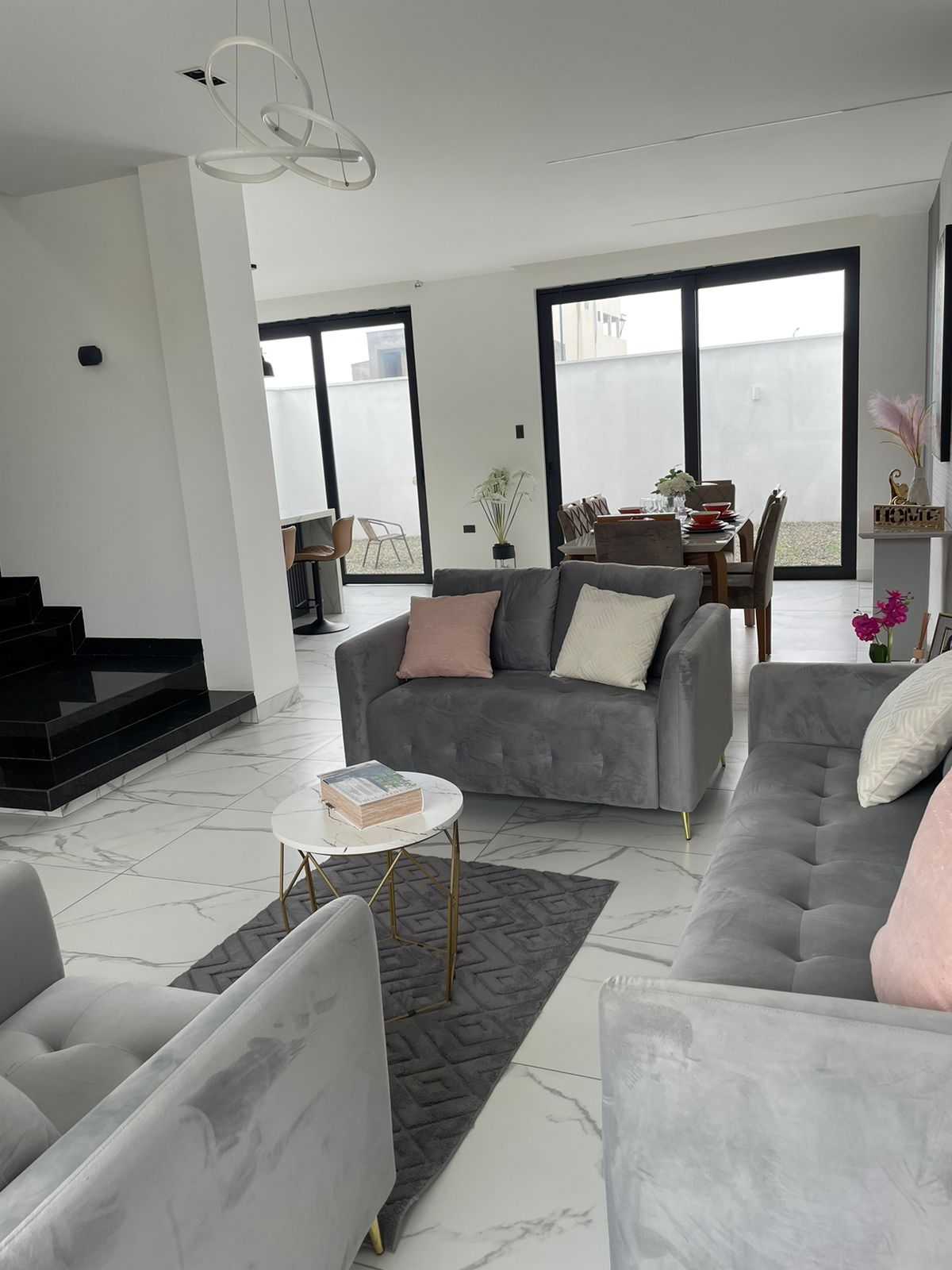 Miniatura de Casa en venta por estrenar dentro de urbanización en Machala