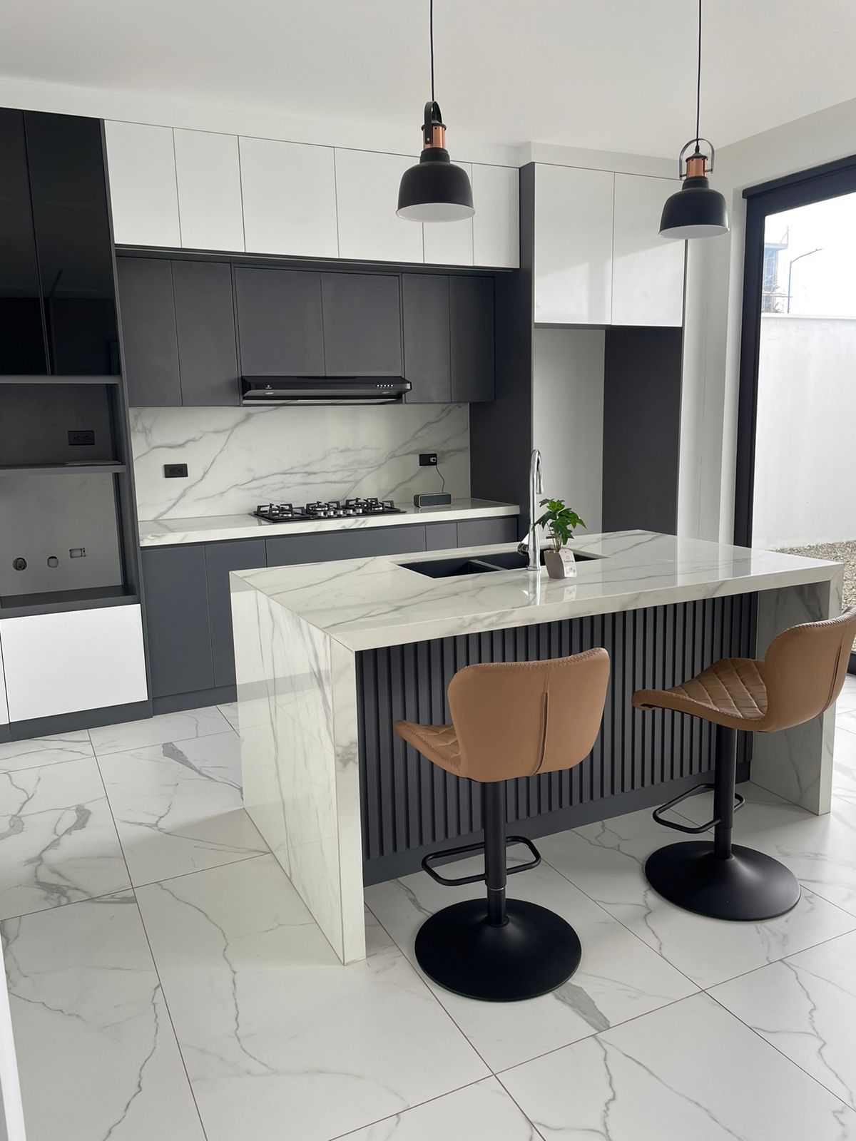 Miniatura de Casa en venta por estrenar dentro de urbanización en Machala