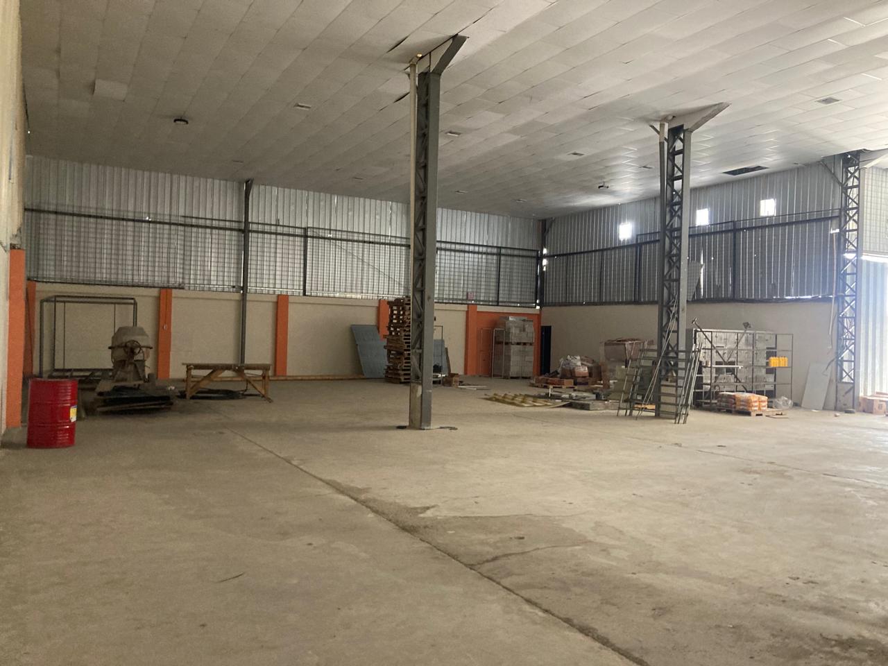 Miniatura de Se arrienda bodega a la entrada de Machala