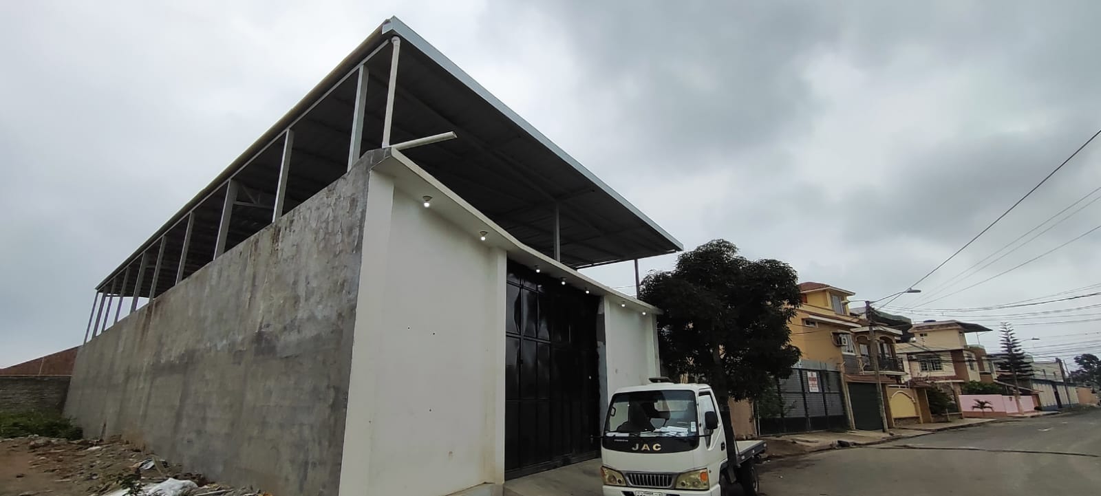 Miniatura de Se renta bodega en excelente ubicación, Machala