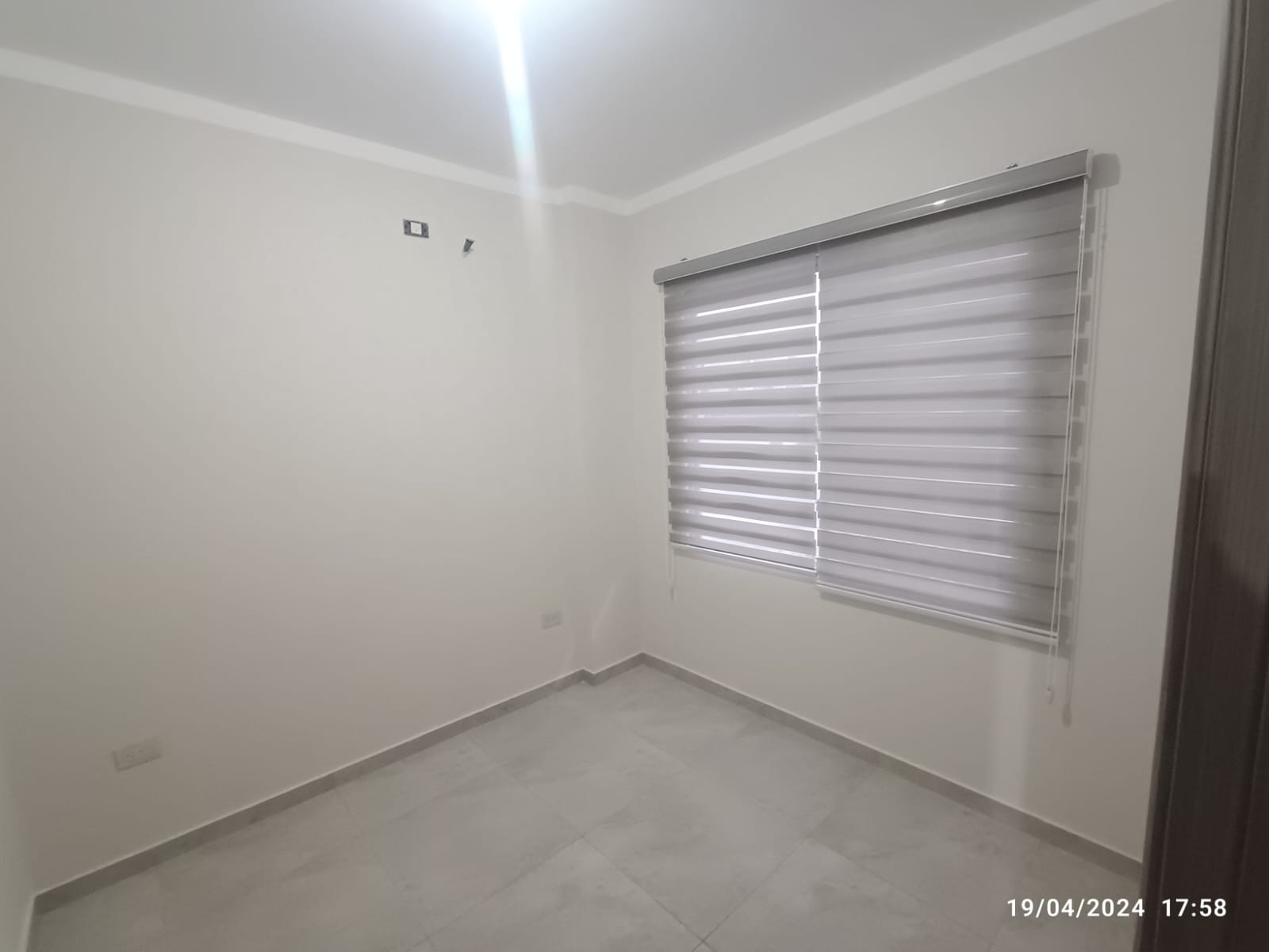 Miniatura de Se alquila casa dentro de urbanización, Machala
