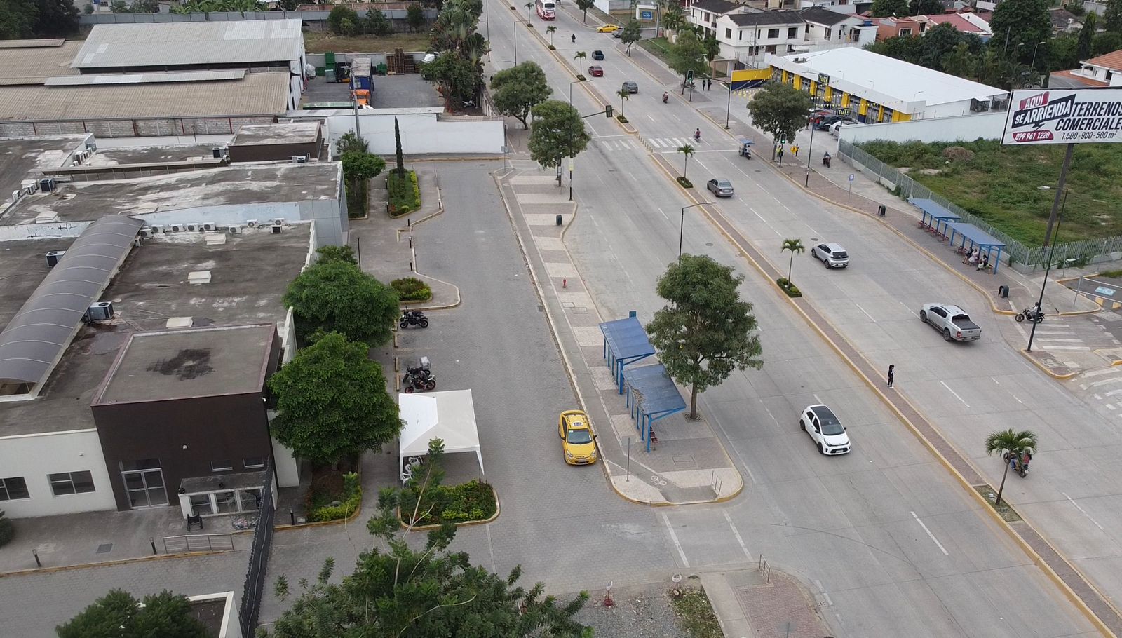 Miniatura de Se vende terreno via principal de Machala