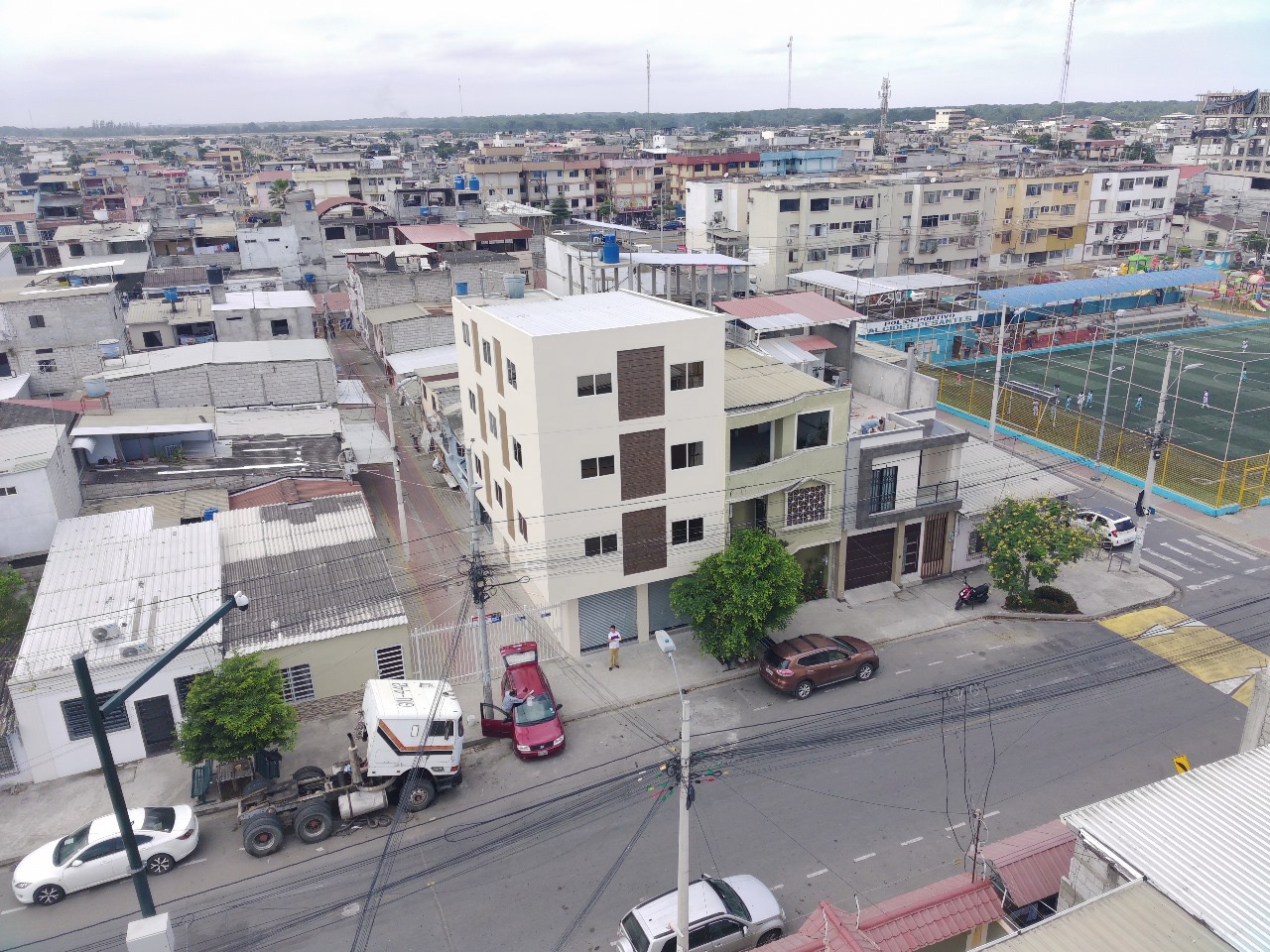 Miniatura de Se vende edificio nuevo al sur de Machala
