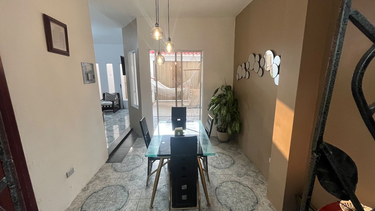 Miniatura de Casa en venta en Alcides Pesantez, Machala