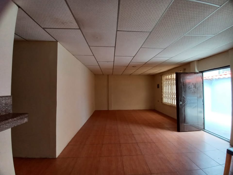 Miniatura de Hermosa casa en venta en la ciudadela del Seguro, en Machala