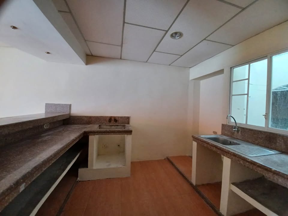 Miniatura de Hermosa casa en venta en la ciudadela del Seguro, en Machala