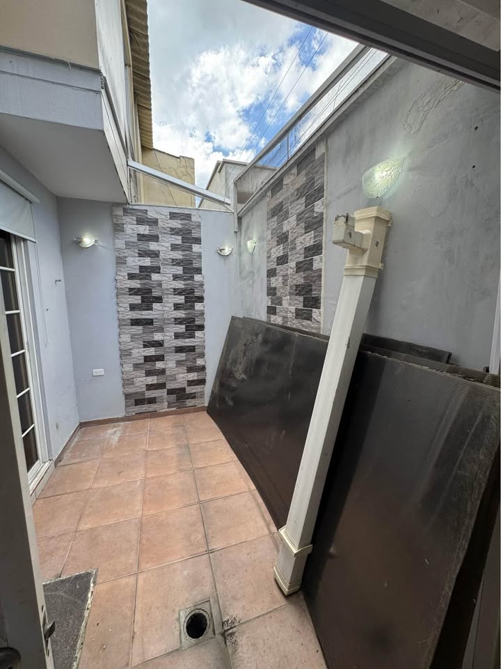 Miniatura de Se vende casa dentro de urbanización San Patricio, Machala