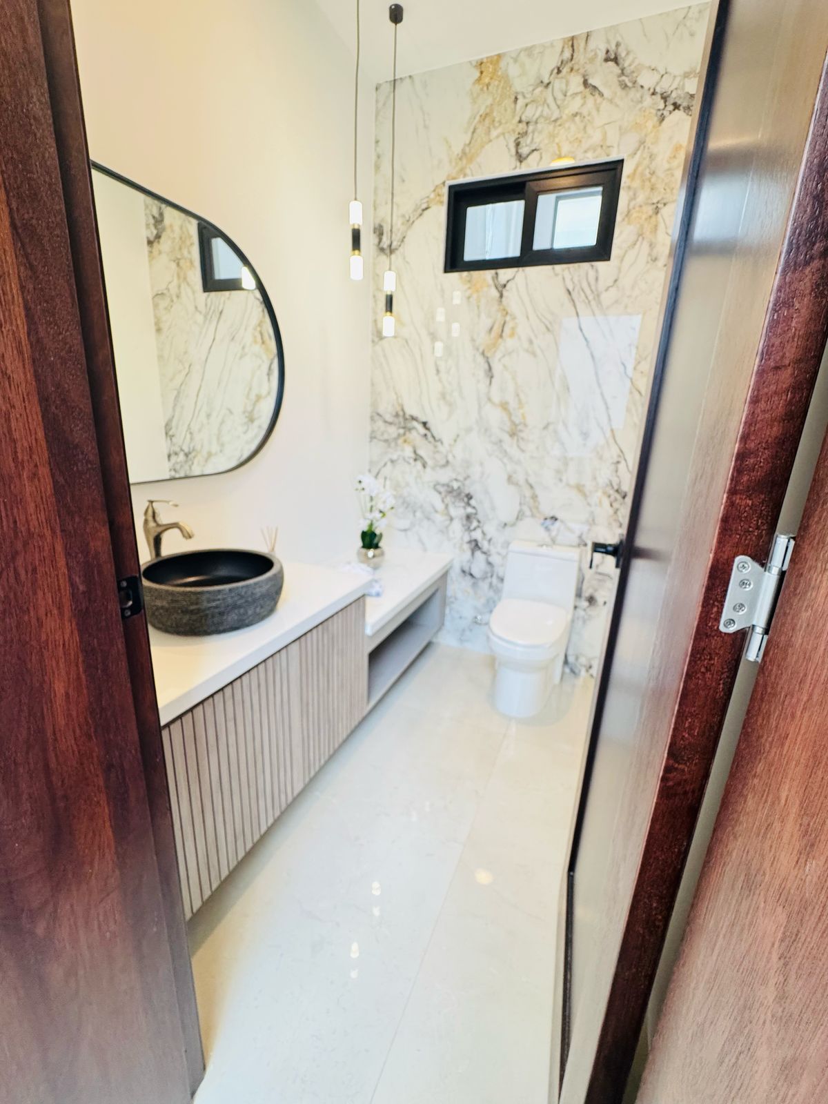 Miniatura de Casa en Venta en Urbanización Privada, Machala