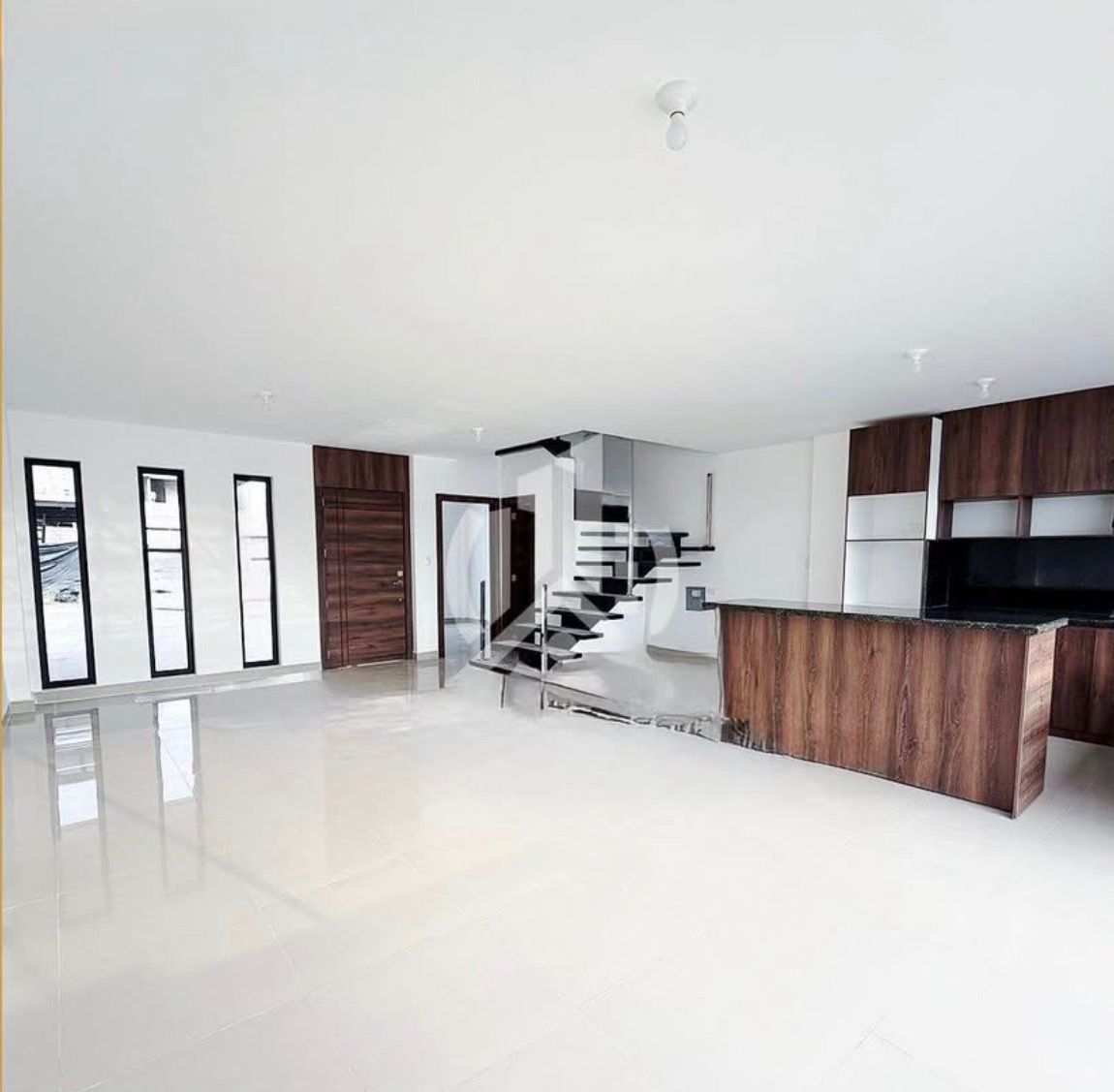 Casa por Estrenar en Renta dentro Urbanización, Machala