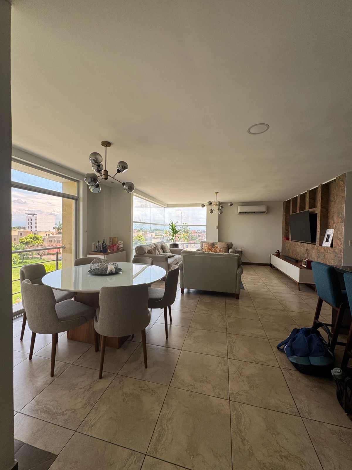 Hermoso Departamento Amoblado en Alquiler, Machala